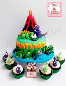 DINOSARIOS-TORTA--Y-CUPCAKES